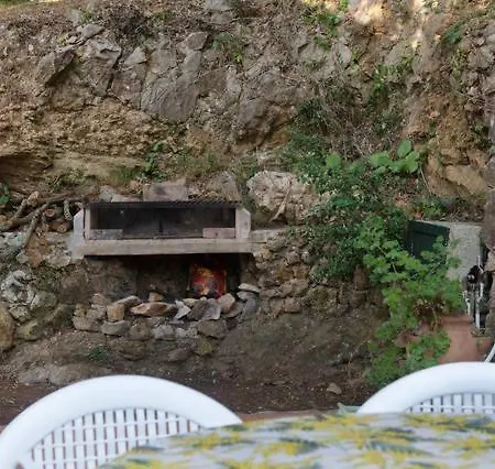 Casa Mariina - 6 Posti Letto, Ampia Terrazza * Cavo